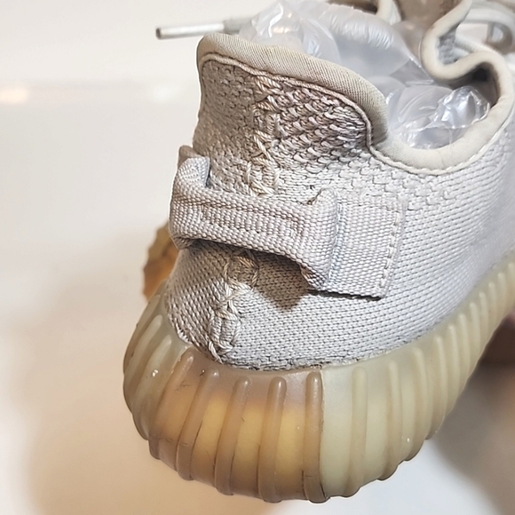 Yeezy Boost 350 V2 Sesame Gray Size US 5.5 - F997710 - Picture 7 of 9